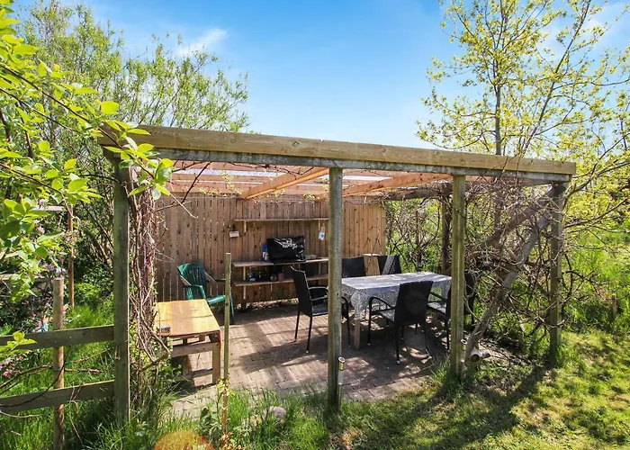 2 Bedroom Beautiful In *